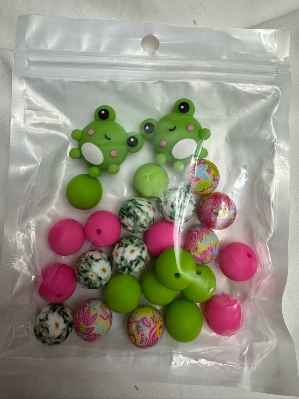 Green Frog Silicone Bead Set- Pink & Green